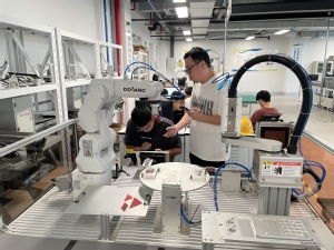 携手未来科技，启航智能制造——2024年杭州市企业职工未来工厂职业技能培训在我校成功举办